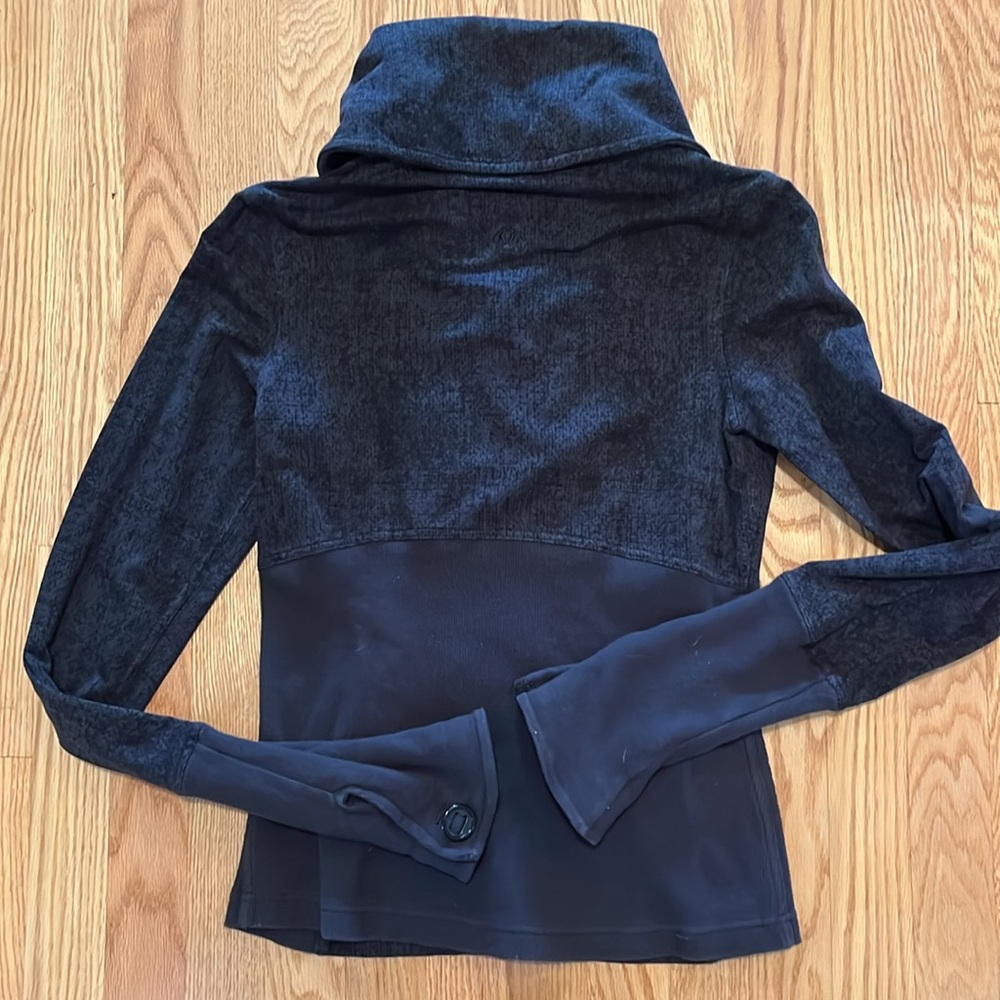 *RARE* lululemon Admiral jacket - Picture 4 of 7